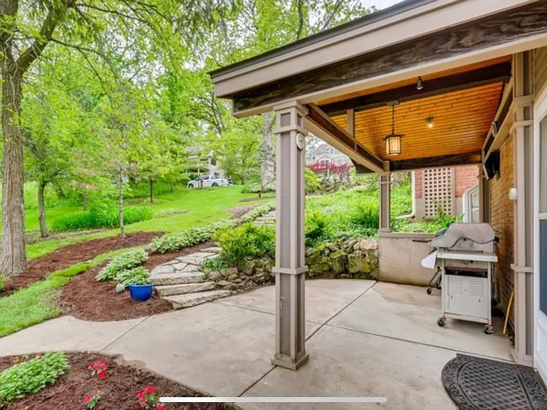 215 W Lake Shore Dr — Photo 18