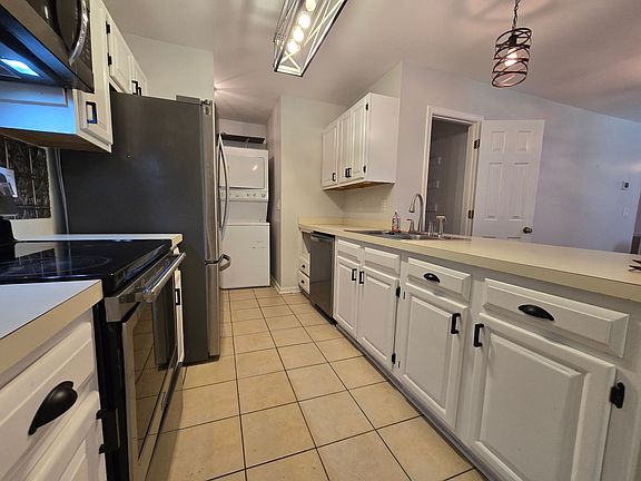 3rd image of 109 Stacie Dr