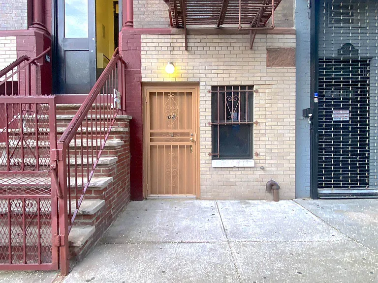 225 E 105th St #A — Photo 14