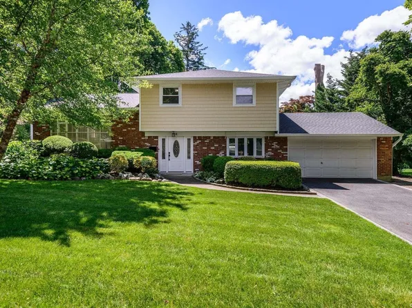 24 Biscayne Drive, Huntington, NY 11743