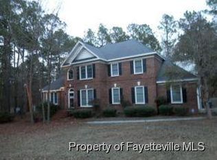 904 McLean St, Raeford, NC 28376