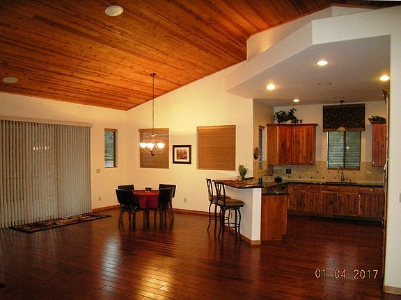 5th image of 906 N Autumn Sage Ct