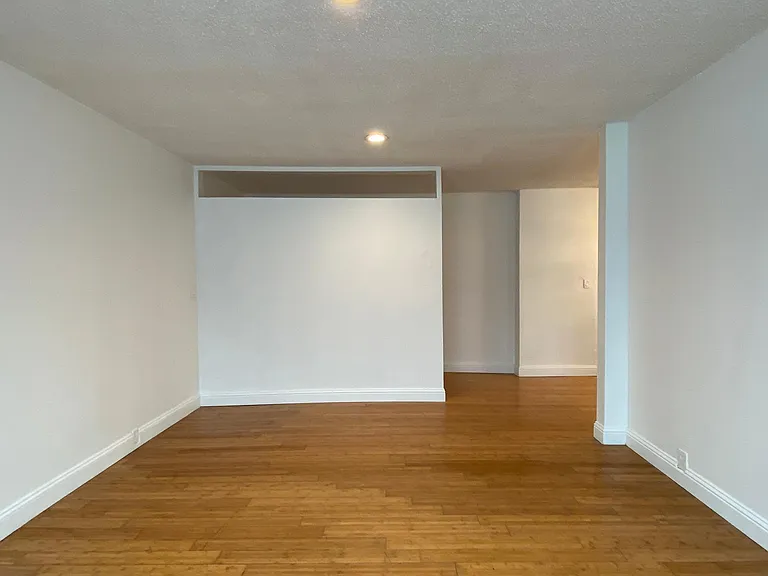 2310 E Madison St — Photo 2