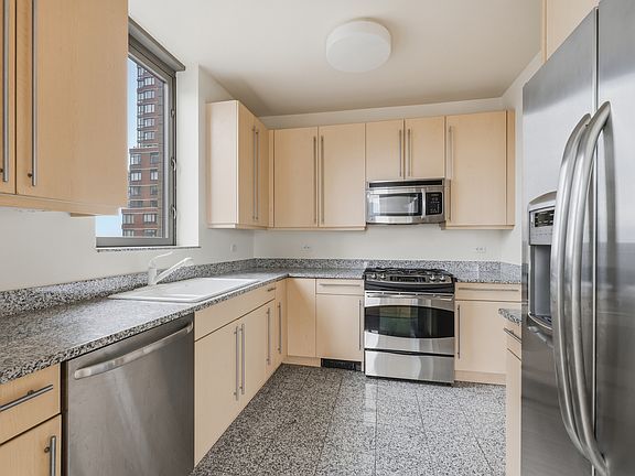 4th image of 2 Columbus Ave APT 35C