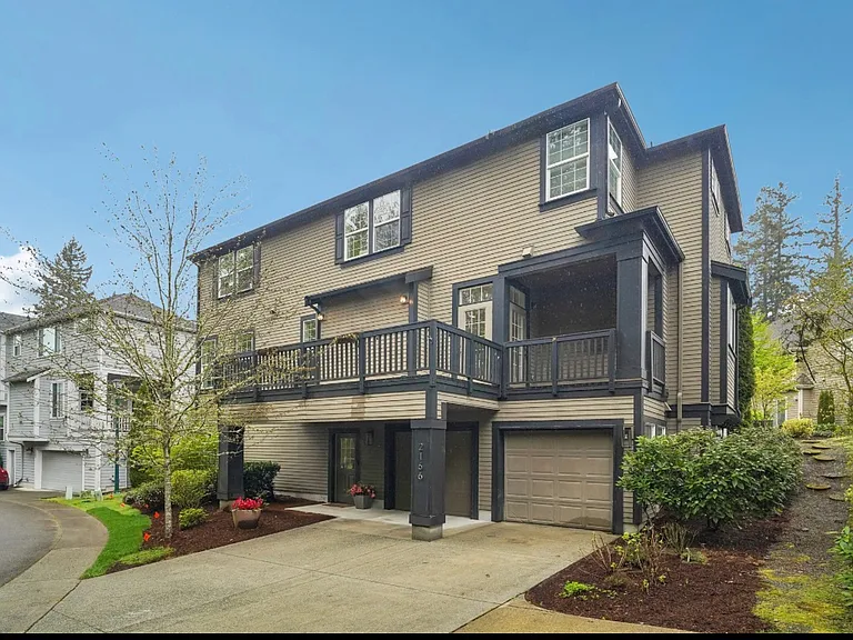 2166 NE Morgan Ln — Photo 11