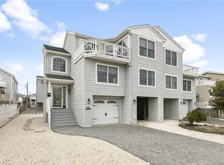 206 9th St, Beach Haven, NJ 08008