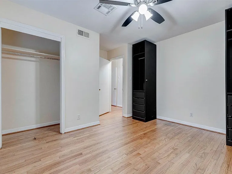 4026 Omeara Dr — Photo 13