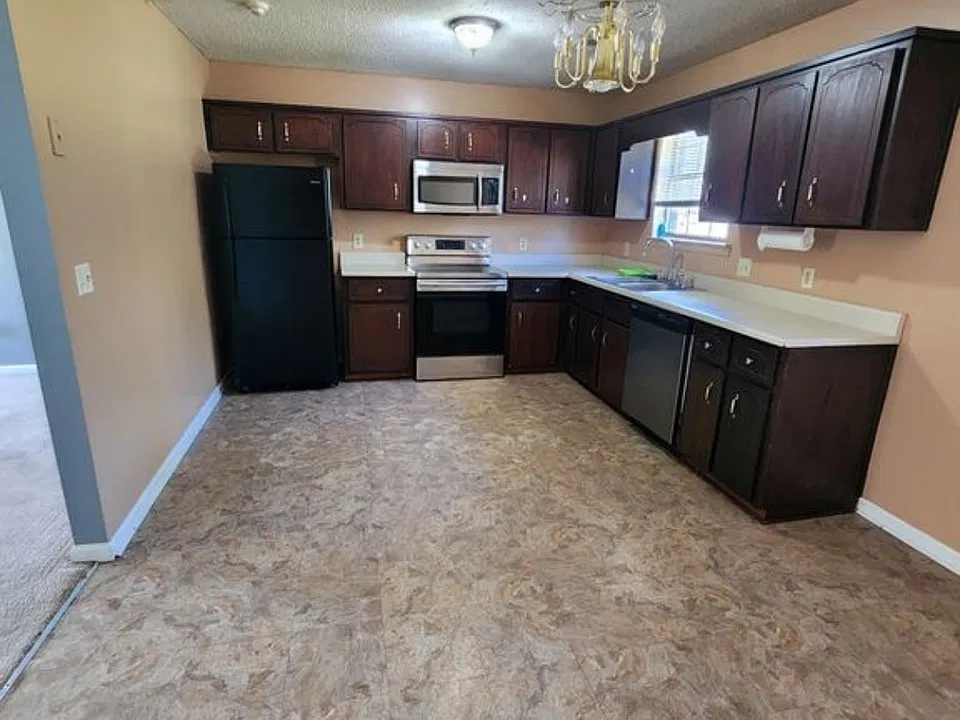 1302 Loblolly Dr