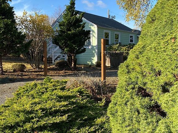 2nd image of 4004 S 170th St