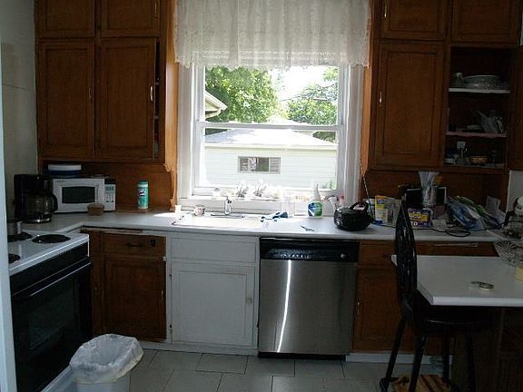 3rd image of 7511 Lowell Ave