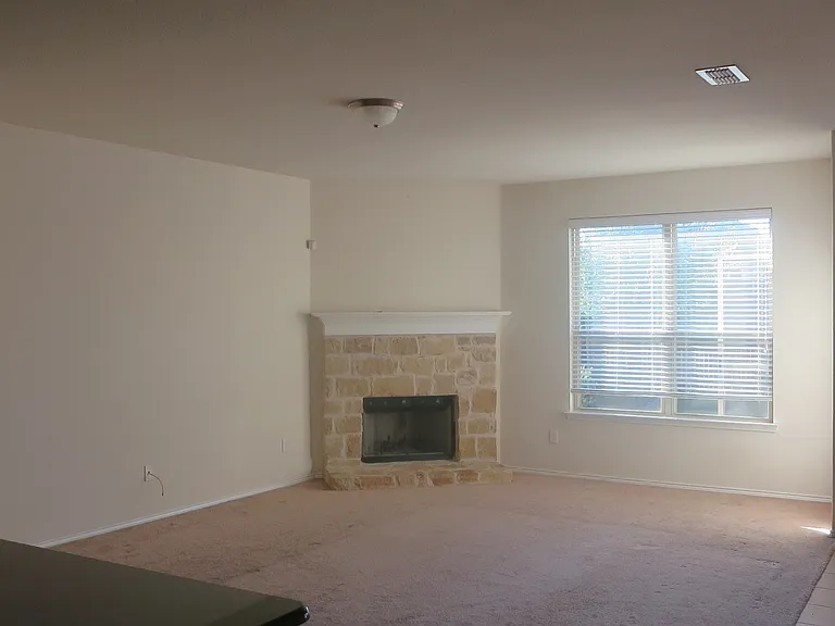 1706 Oak Glen Dr — Photo 8