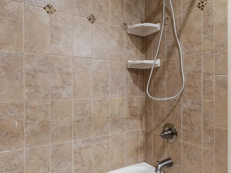 3407 Oxford Ln — Photo 35