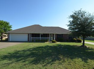 614 Laurel Dr, Wills Point, TX 75169