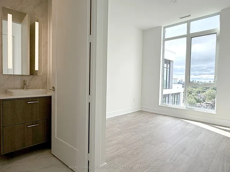 858 Dupont St #Penthouse 33 — Photo 15