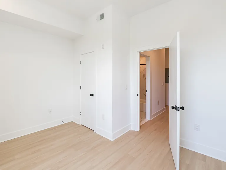 4408 Lancaster Ave — Photo 26