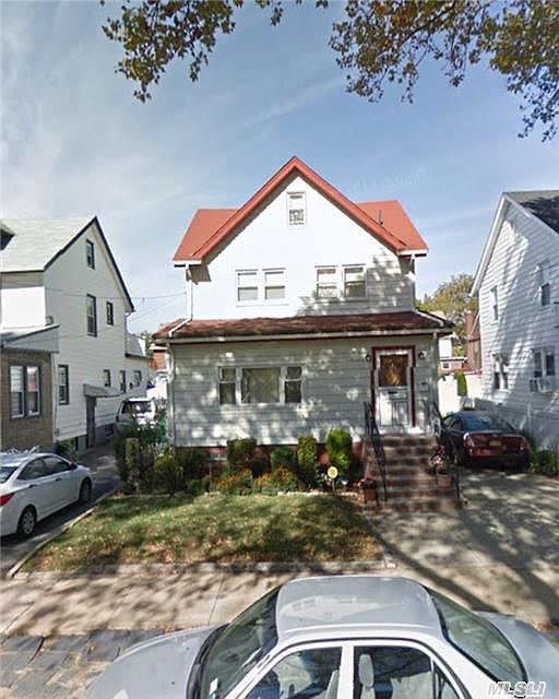 1st image of 11610 222nd St