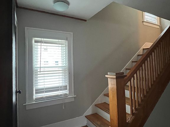 4th image of 1205 Cambridge Ct #2