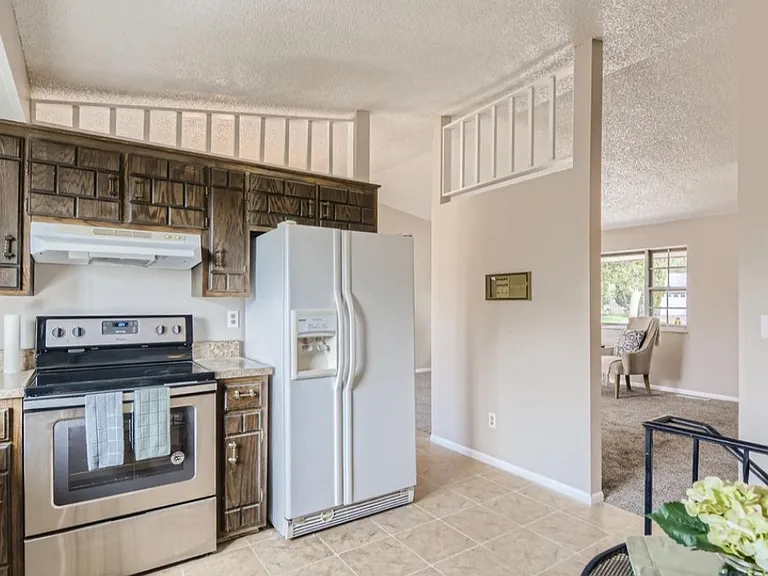 5174 S Carefree Cir — Photo 4