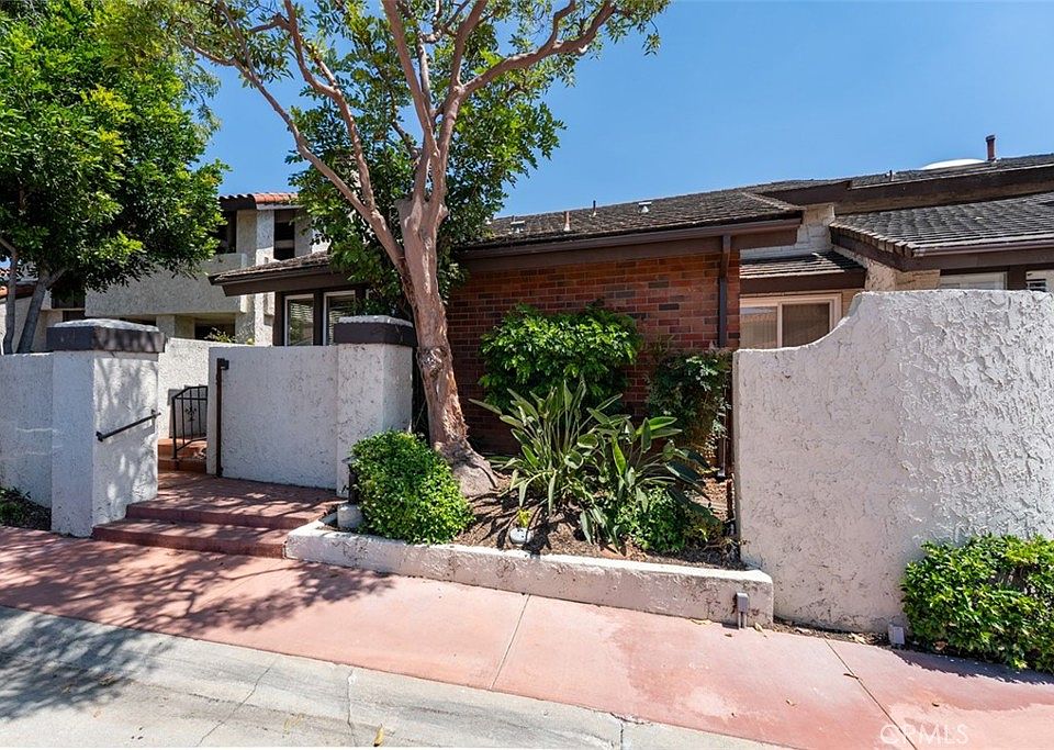 1st image of 644 Avery Pl