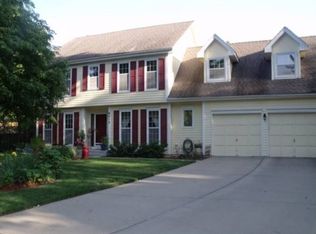 8415 Swarner St, Lenexa, KS 66219