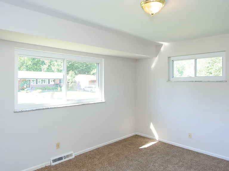 2656 Royal Glen Dr — Photo 12