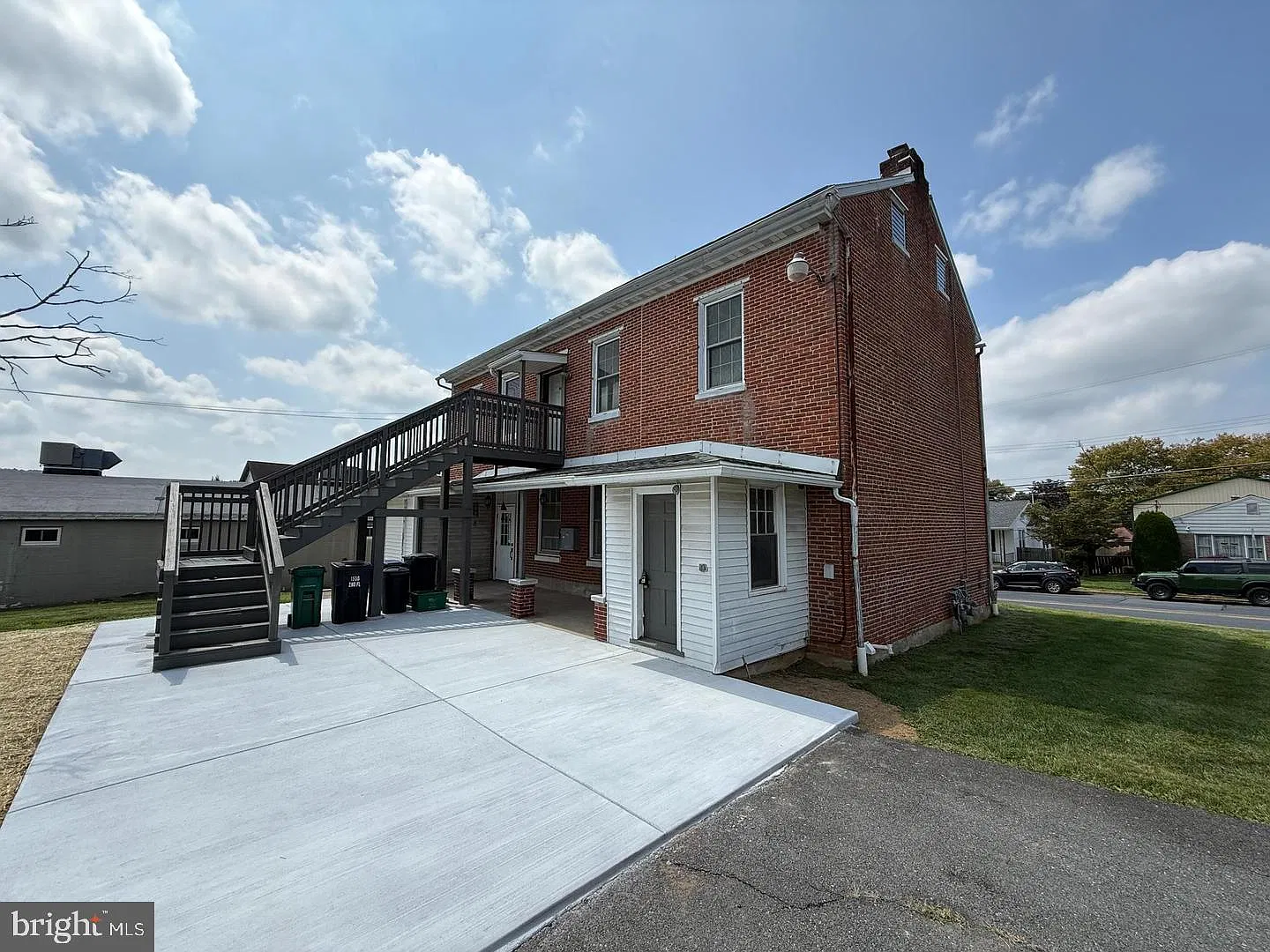 2 bed, 1.0 bath, 1050 sqft, $1,795 — Photo 3
