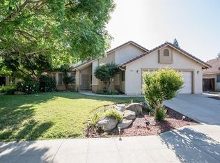 121 Magnolia Ave, Clovis, CA 93611