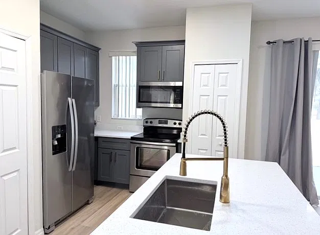 4 bed, 3.5 bath, 1642 sqft, $2,100 — Photo 4