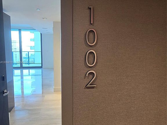 4th image of 1451 Brickell Ave Unit 1002