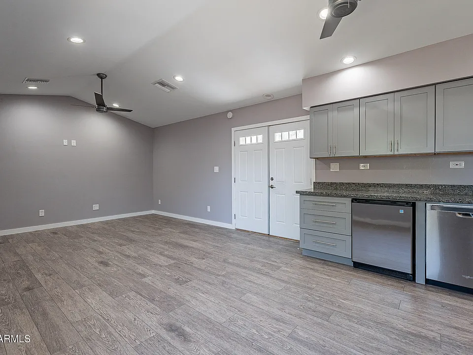 523 N Pasadena #B