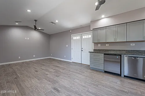 523 N Pasadena #B Photo 1