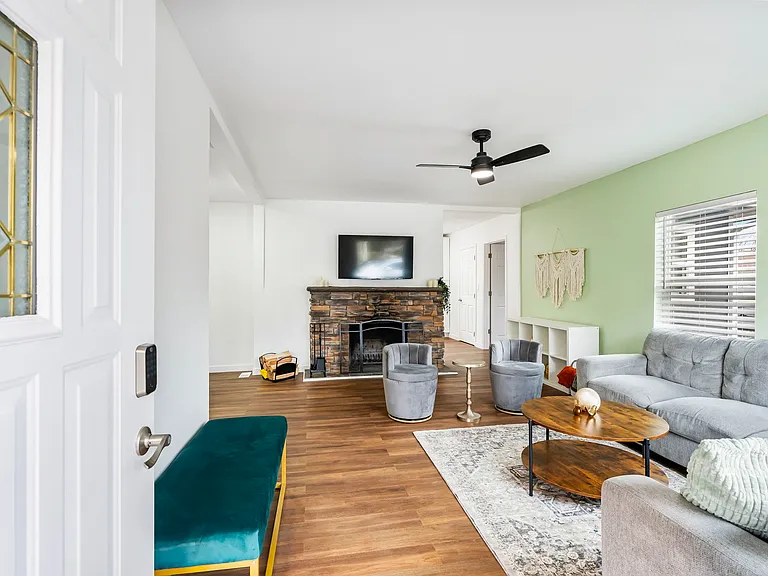 7906 N Brandon Ave #A — Photo 6