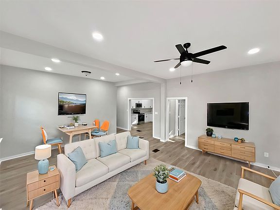 2nd image of 5530 Reiger Ave #5528