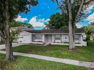 7520 Meadow Dr, Tampa, FL 33634