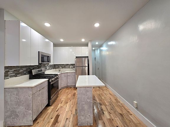 3rd image of 738 E 21st St APT 3B