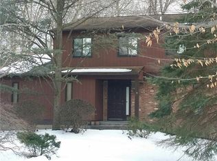 16 Inverness Dr, New City, NY 10956