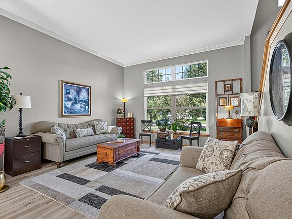 4th image of 16542 Eastlake Pkwy