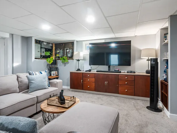 1041 Stonewall Lane image 46 of 48