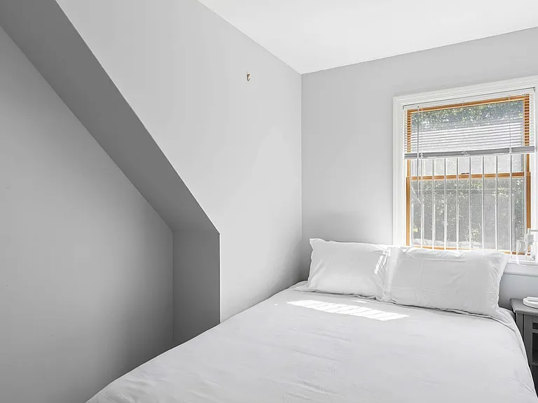 52 Wauhope Rd — Photo 3