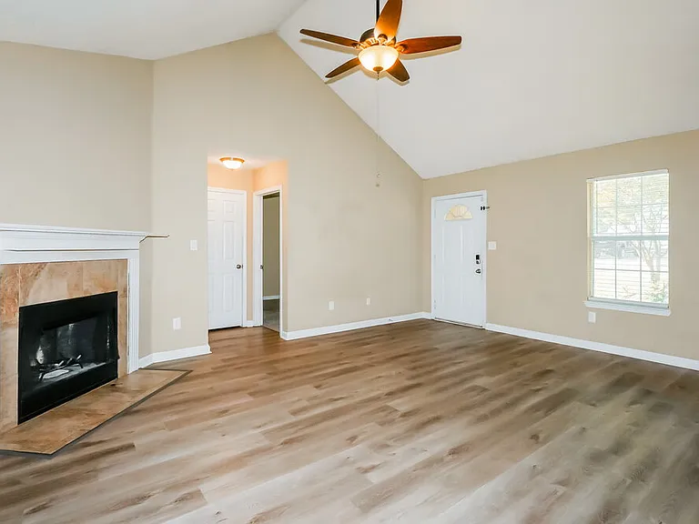 6916 Fox Briar Cv — Photo 4