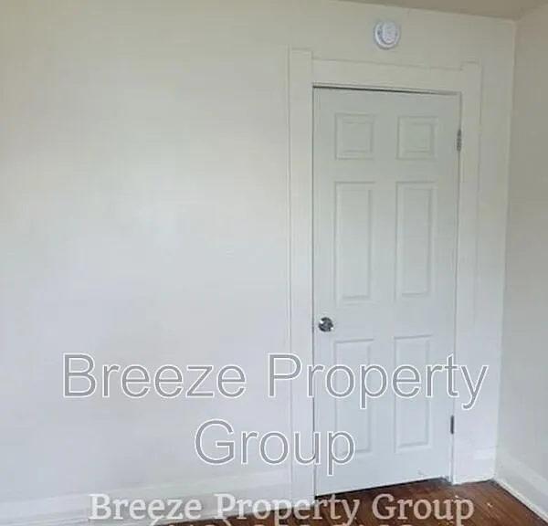 228 Langdon St — Photo 12