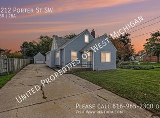 2212 Porter St SW, Wyoming, MI 49519