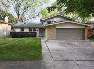 2406 Concord Ln, Wilmette, IL