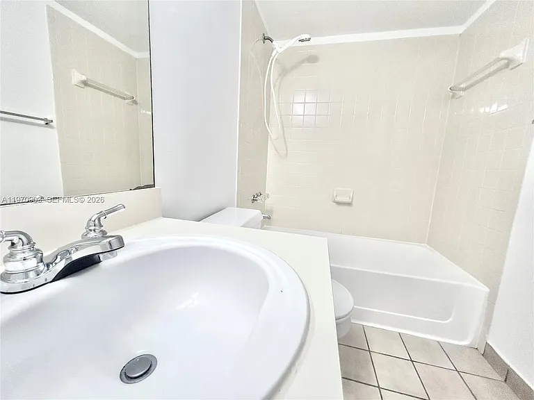 400 Palm Cir W #201 — Photo 19