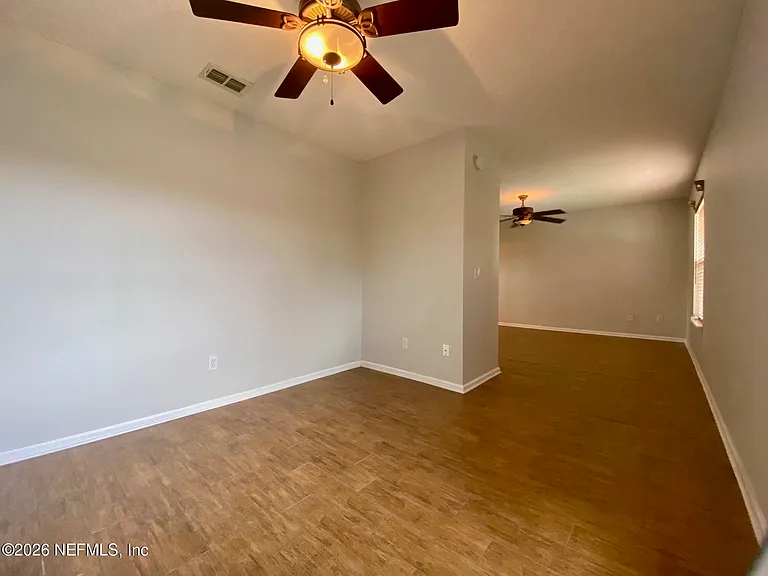 1530 Vineland Cir #B — Photo 18