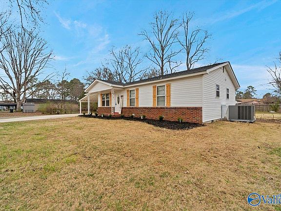 2nd image of 120 Cecil St SW