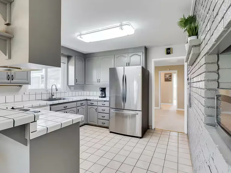 10420 Greenview Dr — Photo 16