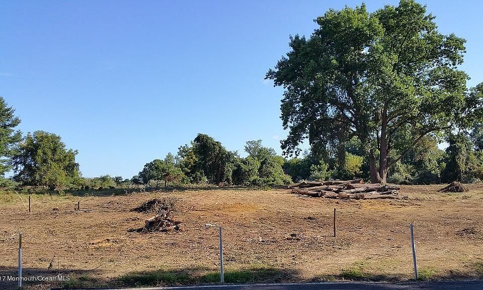 2nd image of Middletown Rd