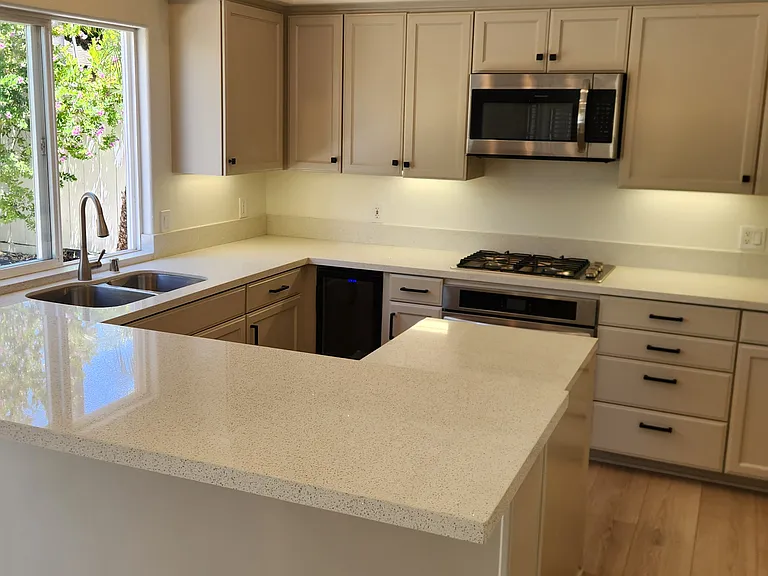 2246 Levante St — Photo 1