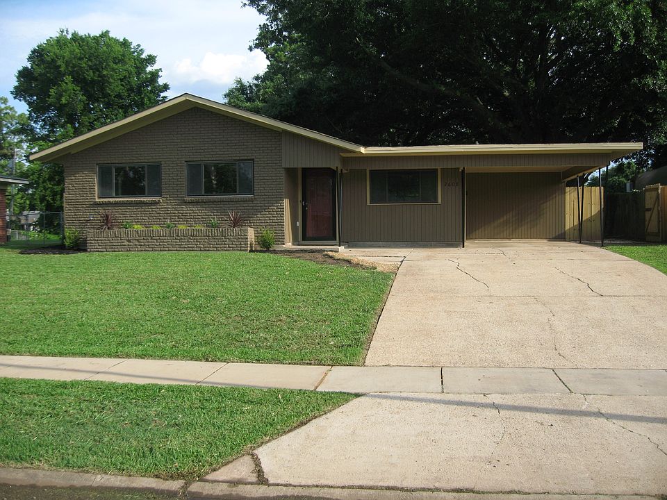 1st image of 2608 Douglas Dr